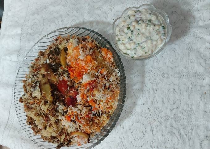 Mutton mince masor polaw with boondi raita