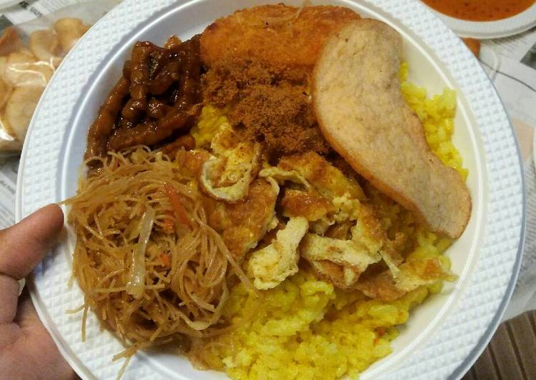 Nasi Kuning masak magic com