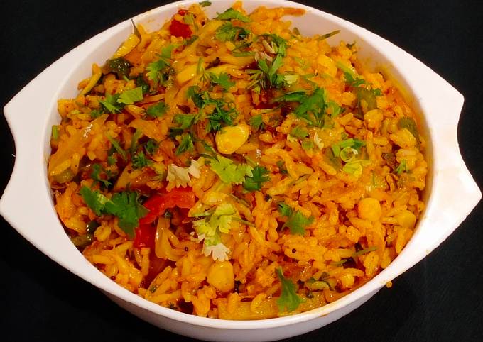 Indian Style Mix Veg Fried Rice From Leftover Rice Recipe By Sneha Kasat Cookpad