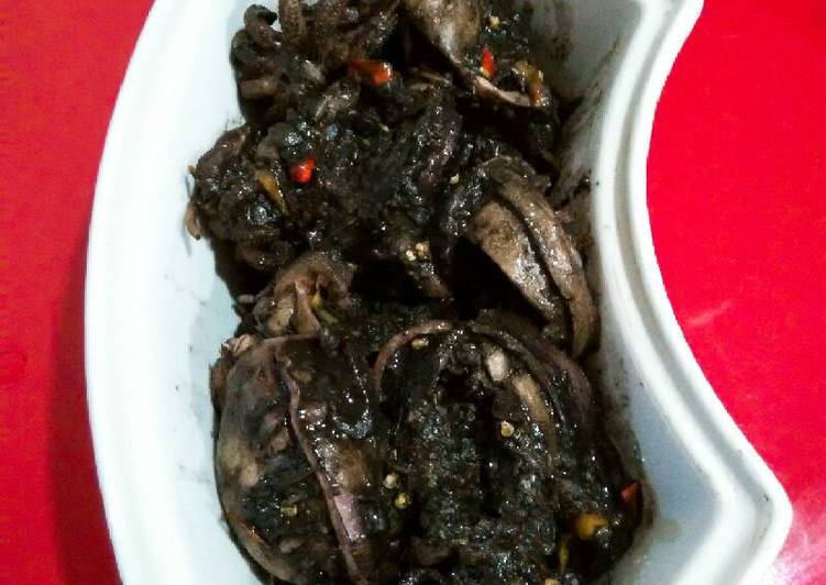 Blekutak(sotong) masak ireng