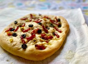 Foto principal de Primera Focaccia de Aitor con bacon y olivas negras