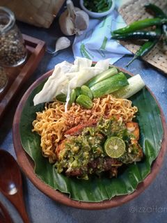 Foto resep Mie Goreng Ayam Penyet Sambal Ijo