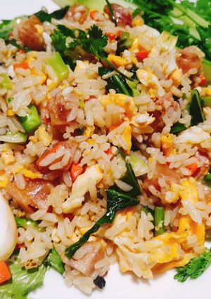 รูปของ ข้าวผัดแหนม กุนเชียง มั่ว ๆ แต่อร่อย