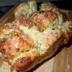 A picture of Garlic & Cheese Pull Apart Bread.