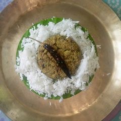 A picture of Mochar paturi(banana blossom paturi).