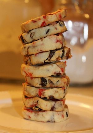 A picture of Fruit Cake Cookies.