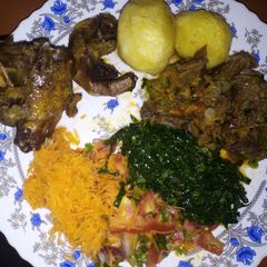 Fried potatoes, kuku and beef stew #weeklyjikonichallenge A picture of Fried potatoes, kuku and beef stew #weeklyjikonichallenge.