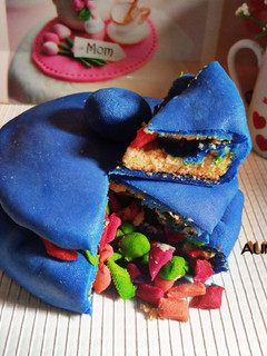 A picture of Bowl with cover fondant cake😍.