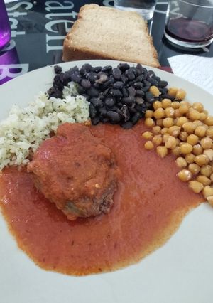 Una foto de Carrilleras con legumbre
