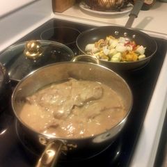 A picture of Saucy Pork Chops.