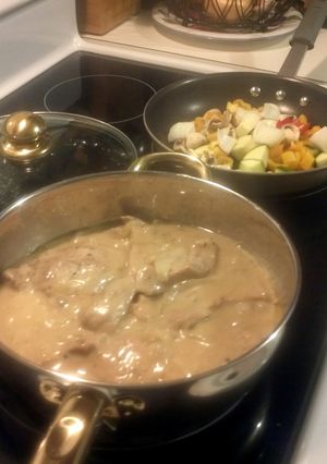 A picture of Saucy Pork Chops.