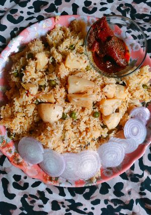 आलू मटर पुलाव (aloo matar pulao recipe in Hindi) रेसिपी मुख्य फोटो