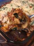Súper canelón relleno de espinaca, queso y ricota + salsa pomodoro y bechamel