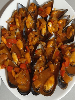 Una foto de Mejillones en salsa