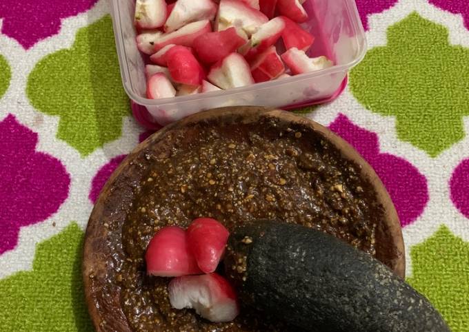 Bumbu rujak uleg kacang mete istimewa