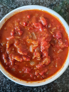 A picture of Homemade tomato sauce.