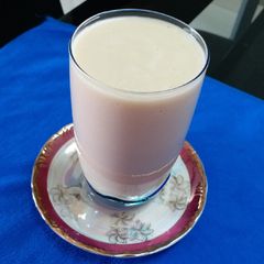 A picture of Chickoo Milkshake/Sapota Juice.