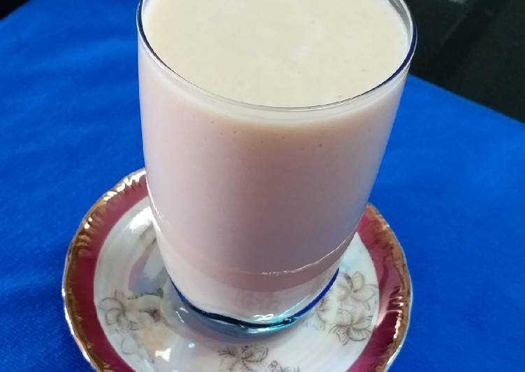 Simple Way to Make Chickoo Milkshake/Sapota Juice