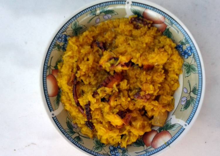 Step-by-Step Guide to Prepare Speedy Octopus with saffron rice