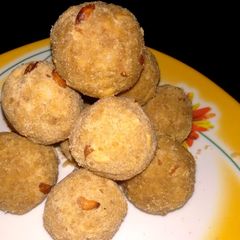 A picture of Gond ke ladoo gundar ladoo.