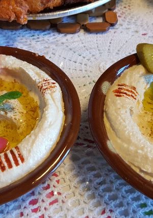 A picture of Hummus with Tahini.