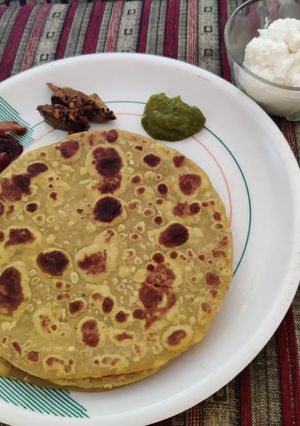 A picture of Chana dal parantha.