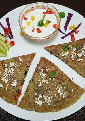 ચીલા વીથ પનીર ફ્રુટ એન્ડ વેજીટેબલ (Chila Recipe in Gujarati) રેસીપી મુખ્ય ફોટો