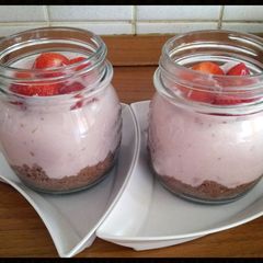 A picture of Amies Strawberries & Cream Cheesecake Jars.