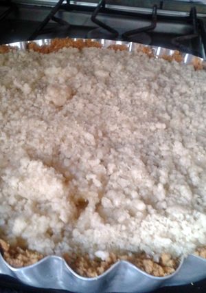 A picture of easy apple crumble.