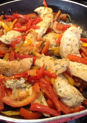 Una foto de Fajitas de pollo! Súper fácil y Deli 👌🏼