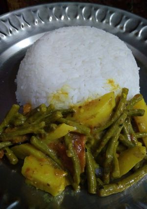 সর্ষে দিয়ে সজনের ডাঁটা আলুর ভর্তা (sorshe diye sajne data aloo r bhorta recipe in Bengali) রেসিপির প্রধান ছবি