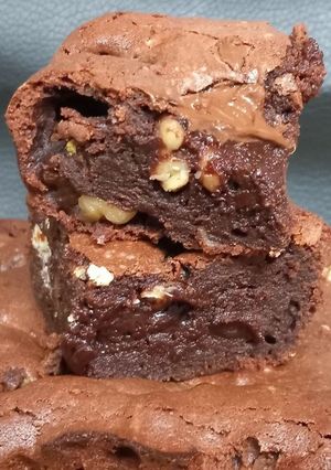 Une photo de Mi fondant /mi brownie