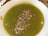 Sopa crema súper fácil de calabaza, champignones y espinaca