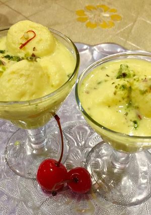 A picture of Falhari rasmalai.
