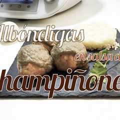 Una foto de Albóndigas con salsa de champiñones Thermomix