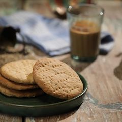 A picture of Baked mathri.