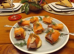 Foto principal de Blinis con rollitos de salmón