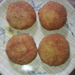 A picture of Aloo ke kabab.