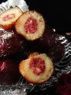સ્ટફ કાલા જામુન (Stuffed Kala Jamun Recipe In Gujarati) રેસીપી મુખ્ય ફોટો