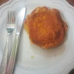 A picture of French toast.
