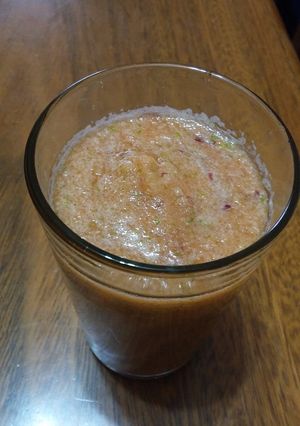 Una foto de Licuado de zanahoria, manzana y apio