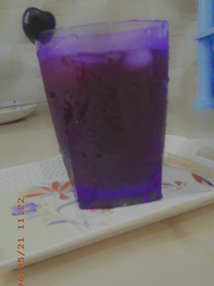 A picture of Cherry juice.