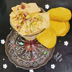 A picture of Walnut mango ice cream 🍦🍦😘🍦😘.