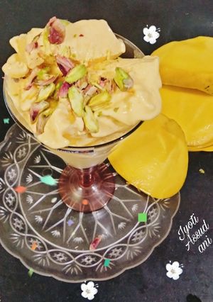 A picture of Walnut mango ice cream 🍦🍦😘🍦😘.