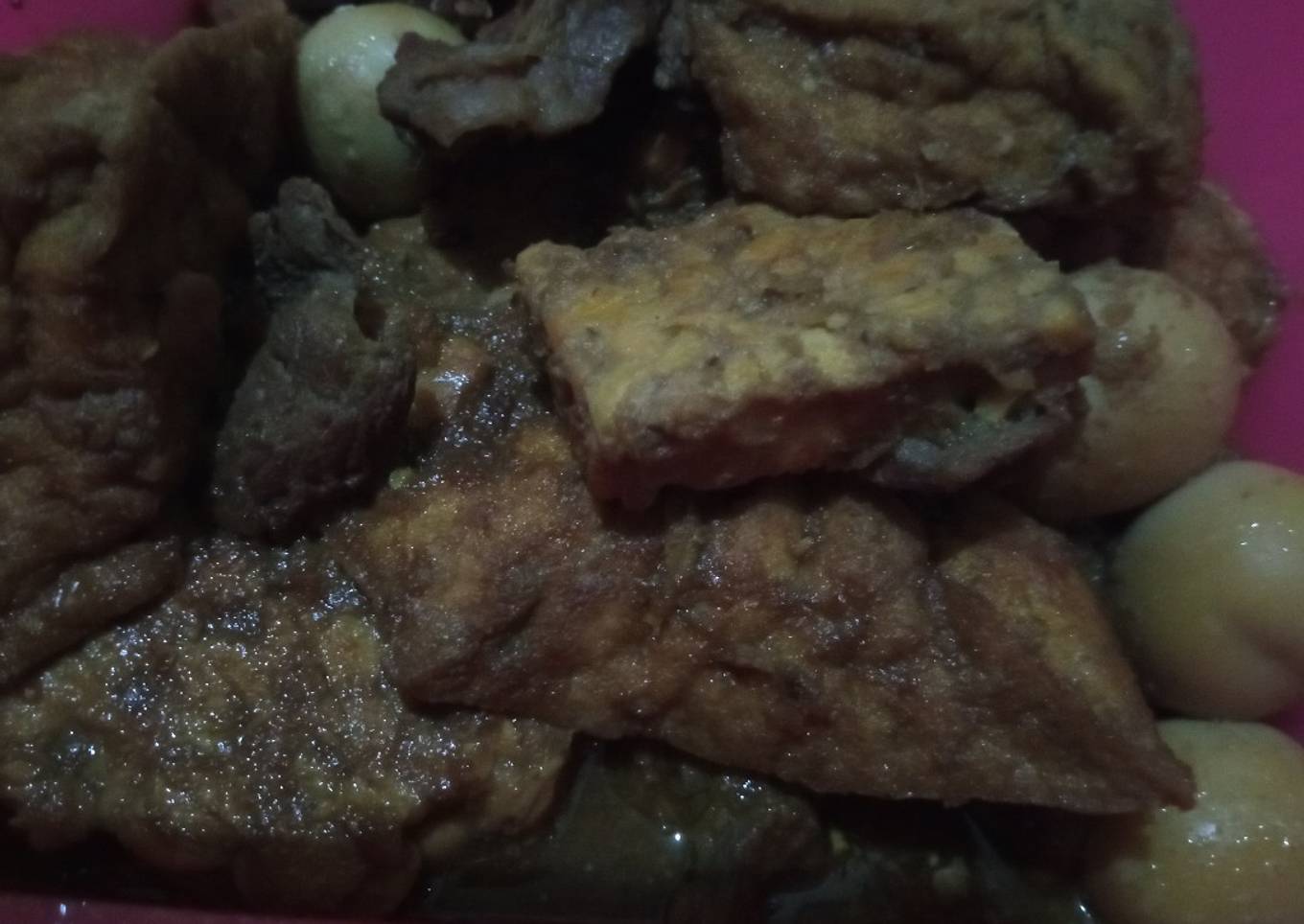 Semur daging, tahu, tempe,telur puyuh