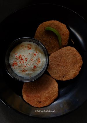 A picture of Kuttu Ata ki Aloo Kachori.
