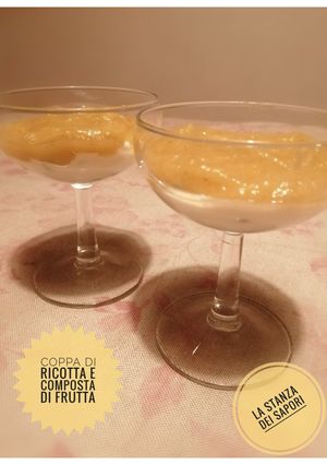 Foto di Coppa di ricotta e composta di frutta