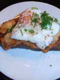 Σάντουιτς “Monte Cristo Benedict”. Για τη γιορτή σας μπαμπάδες