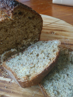 Una foto de Budín integral de mandarina y amapola sin azúcar