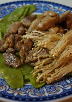Foto principal de Cena ligera con tirabeques y pollo
